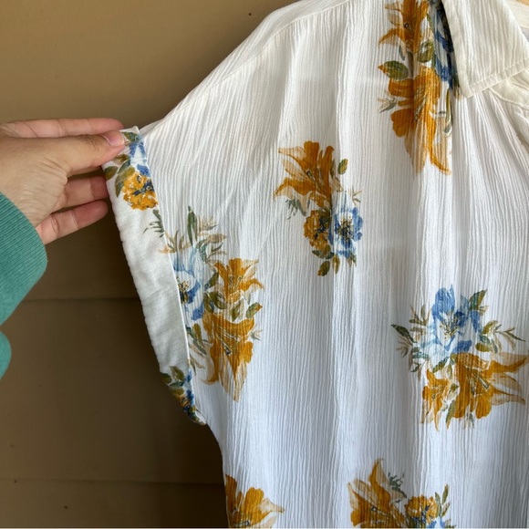 A.N.A. Floral Button Down Shirt - Size M - Lightweight Summer Spring - Picture 2 of 6